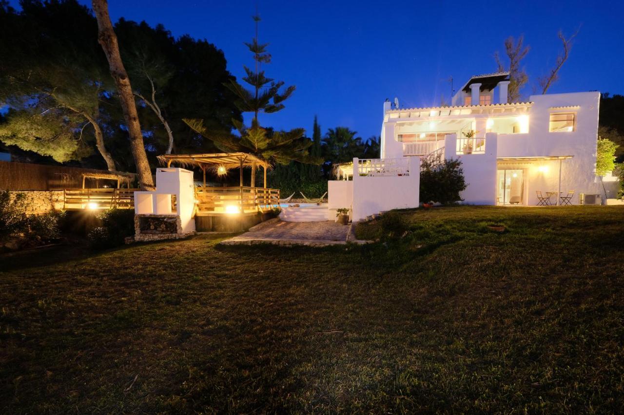 Villa Clara Ibiza ซานตาเอวเลเรียเดสริว ภายนอก รูปภาพ