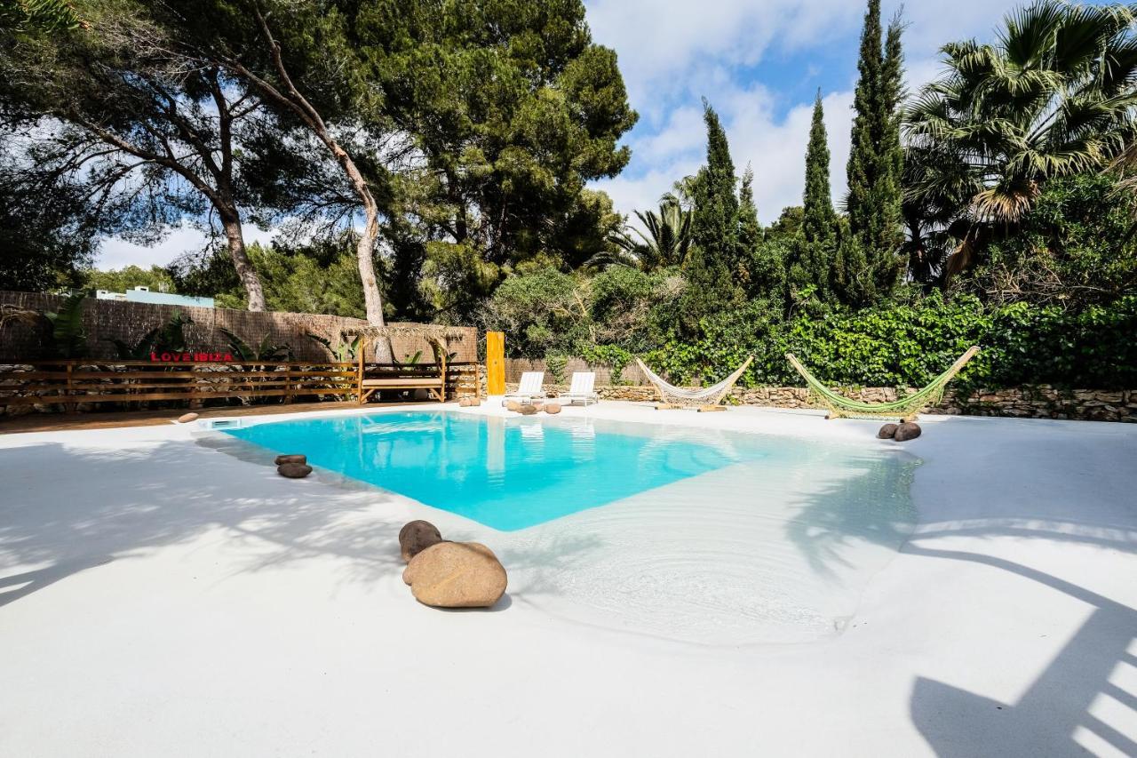 Villa Clara Ibiza ซานตาเอวเลเรียเดสริว ภายนอก รูปภาพ