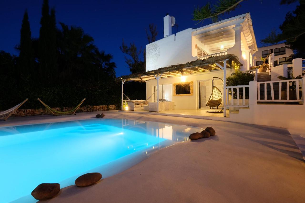 Villa Clara Ibiza ซานตาเอวเลเรียเดสริว ภายนอก รูปภาพ